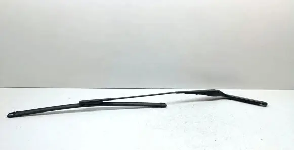 BMW 1 E81 E87 Front wiper blade arm 7169972 61617169972