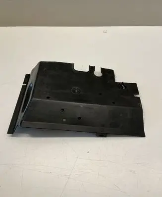 Volkswagen Transporter - Caravelle T4 Battery tray heat shield 7D0915437