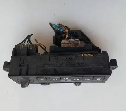 Nissan Primera Climate control unit 1H03C