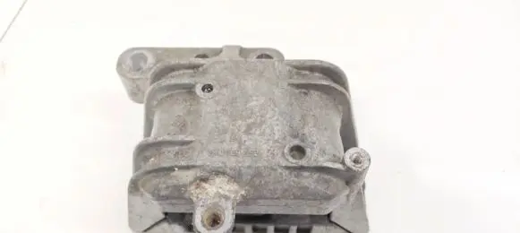 Volkswagen Touran I Engine mount bracket 1K0199262BB