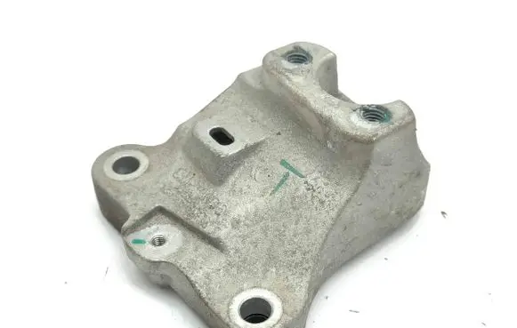 Peugeot 2008 II Gearbox mounting bracket 9824272980