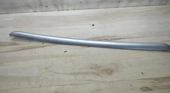 Dashboard glove box trim