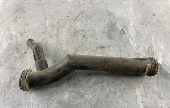 Volkswagen Polo Engine coolant pipe/hose 03E121065A 03E121026B
