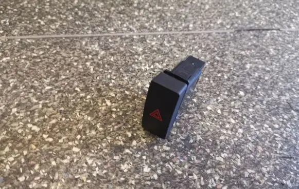 Mazda CX-5 Hazard light switch KD45664H0