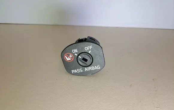 Volvo V70 Passenger airbag on/off switch 30795214