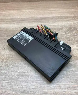 BMW 5 E60 E61 Comfort/convenience module 6957529 5WK49110 WithPlug