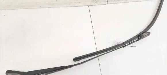 Peugeot 5008 Front wiper blade arm 9683098980