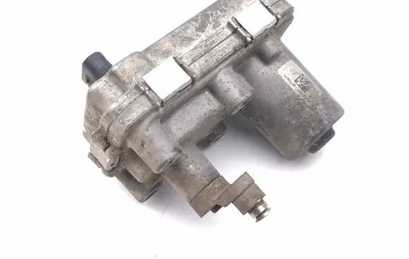 Mercedes-Benz C W204 Turbine electric control actuator A2053412326 A2C53412326
