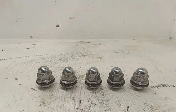 Mitsubishi Outlander Nuts/bolts 
