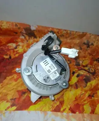 Toyota Prius (XW30) Hybrid/electric vehicle battery fan G923047020 1173001111