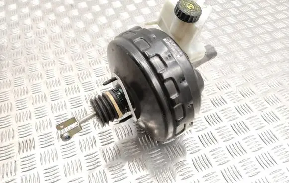 Mercedes-Benz CLS C218 AMG Brake booster A2124301130