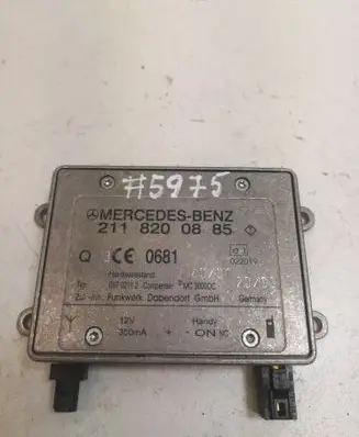 Mercedes-Benz CLS C219 Aerial antenna amplifier A2118200885