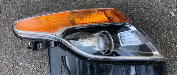 Ford Explorer Headlight/headlamp DB5313005E