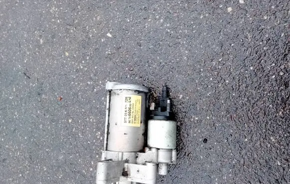Peugeot 308 Starter motor 9675660680 0001174601