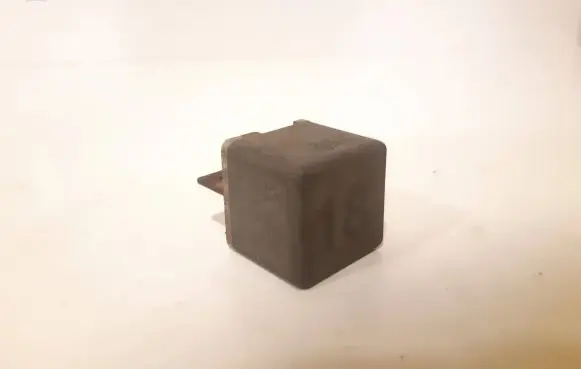Volkswagen PASSAT B3 Other relay 191937503