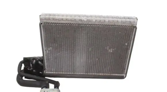Land Rover Discovery 4 - LR4 Air conditioning (A/C) radiator (interior) 