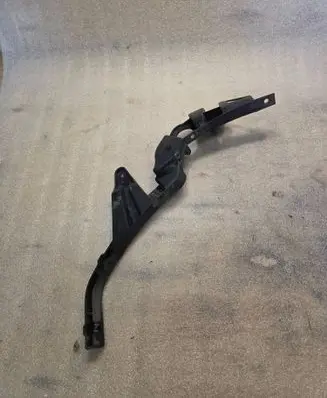 Audi A2 Front bumper mounting bracket 8Z0854730