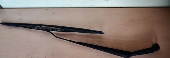 Suzuki SX4 Front wiper blade arm 7217