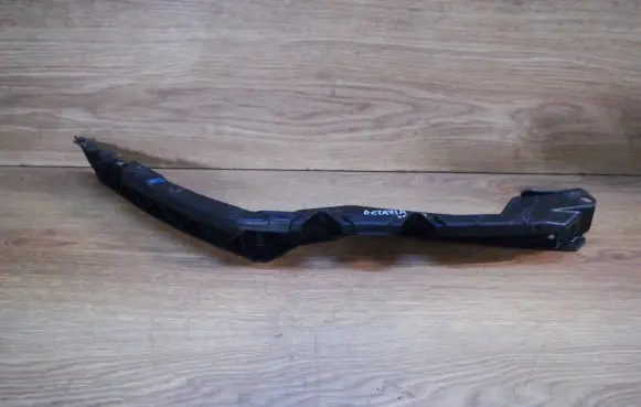 Skoda Octavia Mk2 (1Z) Front bumper mounting bracket 1Z0807184