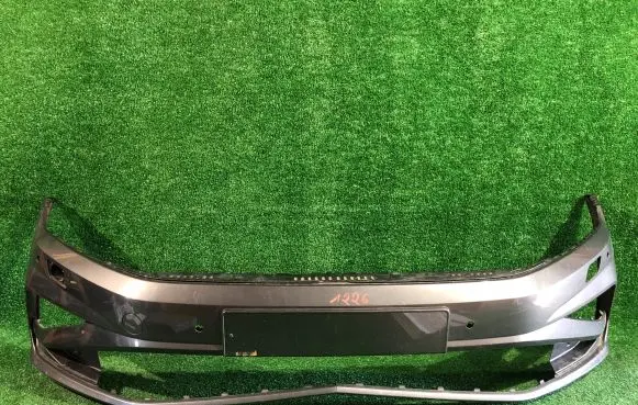 Volkswagen Golf Sportsvan Front bumper