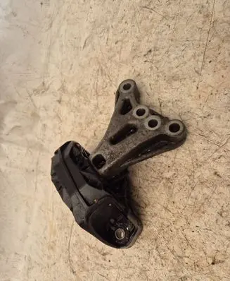 Citroen C3 Engine mount bracket 9676771080