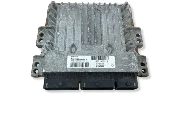 Renault Megane III Engine control unit/module S180067109A 237100033R 2371007
