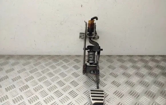 Nissan Qashqai Clutch pedal