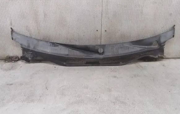 Dodge Caliber Wiper trim 05303815AE