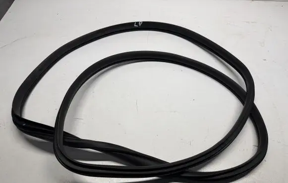 Hyundai Kona I Rubber seal front coupe door USZCZELK