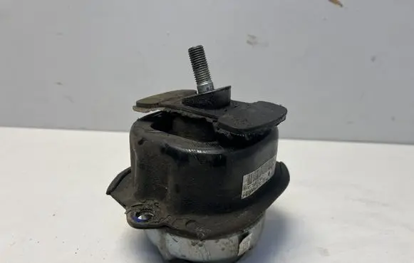 BMW X5 E70 Engine mount bracket 6780653