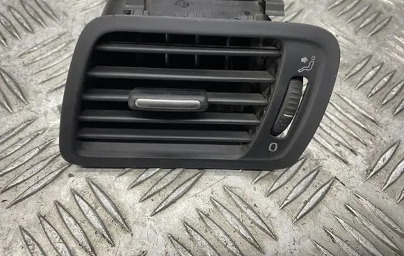 Volkswagen PASSAT B6 Dashboard side air vent grill/cover trim 3C1819701 P0108666 T0024359