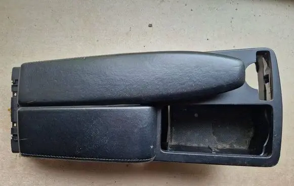 Mercedes-Benz E C207 W207 Armrest A2046800639 A2046800107 005032590