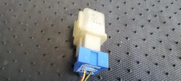 Nissan Primera Other relay 2433651E00 24336
