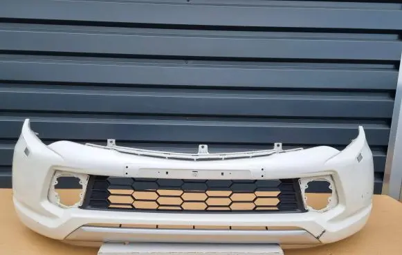 Mitsubishi L200 Front bumper 6400F763