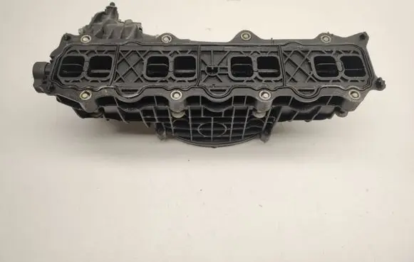 Mercedes-Benz SLK R172 Intake manifold A6510900037