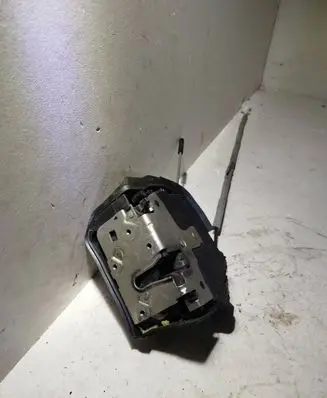BMW X5 E53 Front door lock