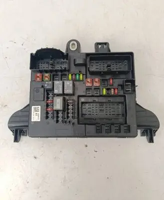 Opel Insignia A Fuse module 13485565 17124513016