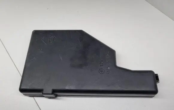 Toyota Prius (NHW20) Fuse box cover 8644YA1