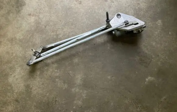 Ford Kuga I Front wiper linkage and motor 8V4117504BB 3397021139