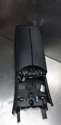 Mercedes-Benz C W205 Armrest 334424