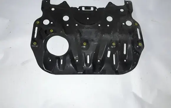 Lexus LS 460 - 600H Engine splash shield/under tray 5121950020