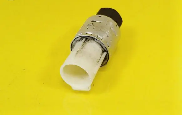 Ford Focus Air conditioning (A/C) pressure sensor 95BW19E561AA