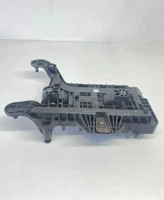 Volkswagen Golf V Battery tray 1K0915333