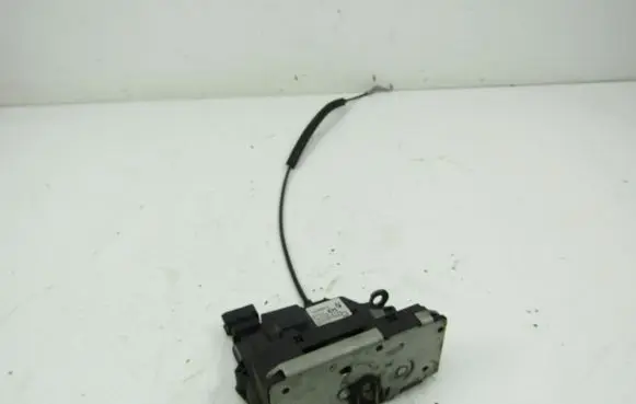 Opel Corsa D Front door lock 13258274