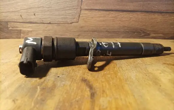 Volvo V70 Fuel injector