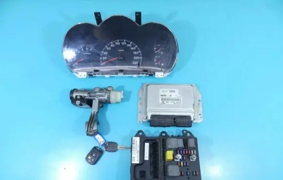 KIA Cerato Engine control unit/module ECU 0281011878 IMPRK1246597