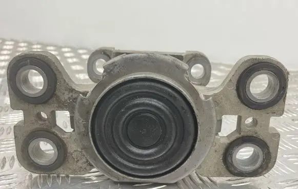 Volvo V60 Engine mount bracket 31316875