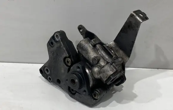BMW X5 E53 Power steering pump 6762279 2247556 3742