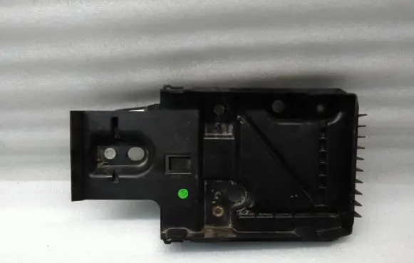 Battery tray