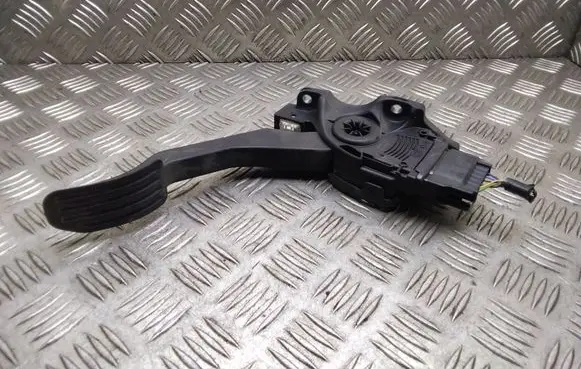 Volvo V60 Accelerator throttle pedal 31329062